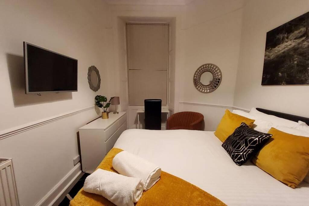 Leith Spectacular Apartment By Sensational Stay Short Lets & Serviced Accommodation With 6 Separate Beds & 2 Baths Эдинбург Экстерьер фото